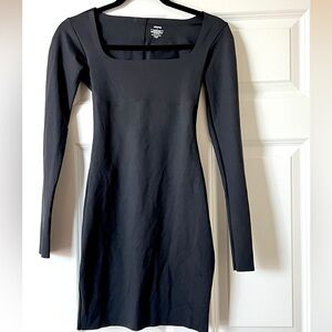 SKIMS Elegant Black Long Sleeve Dress